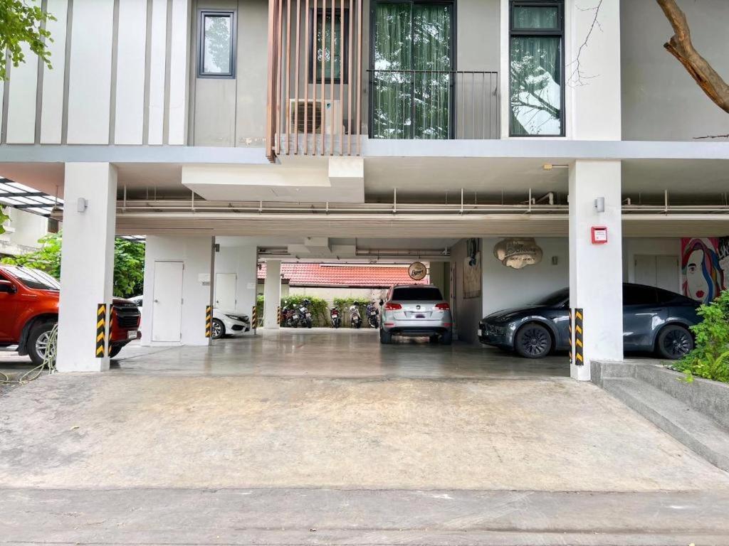 Bb House Mini Suite Hotel Bangkok Buitenkant foto